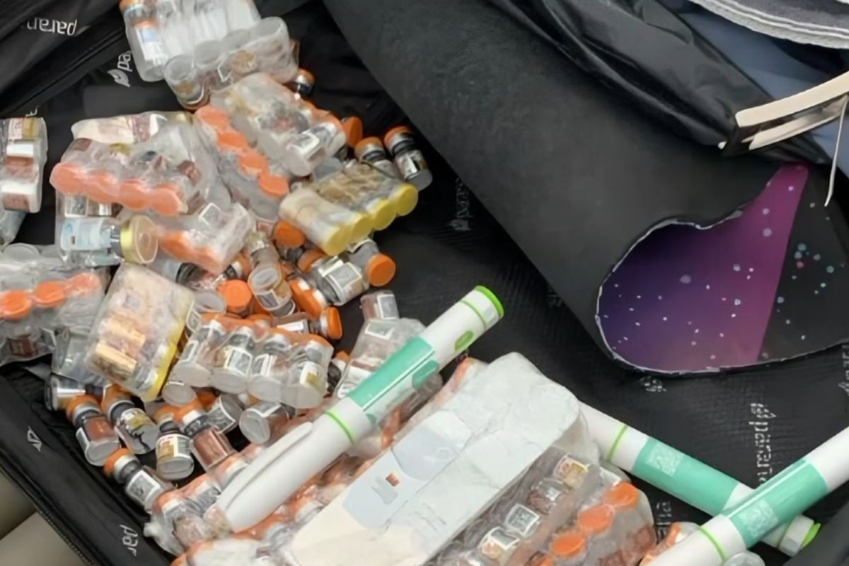 Passageiro é preso em aeroporto no Paraná com 300 ampolas emagrecedoras