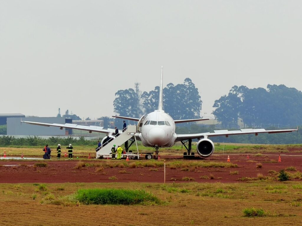 Companhias aéreas impõem restrições em aeroporto paranaense após incidente com aeronave