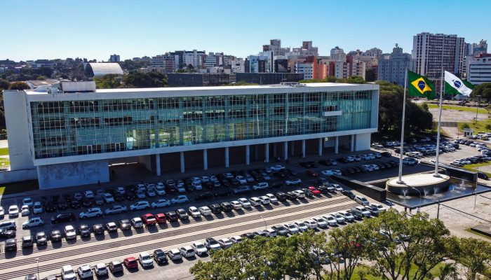 Candidatos ao governo do Paraná movimentam o estado com carreatas e eventos