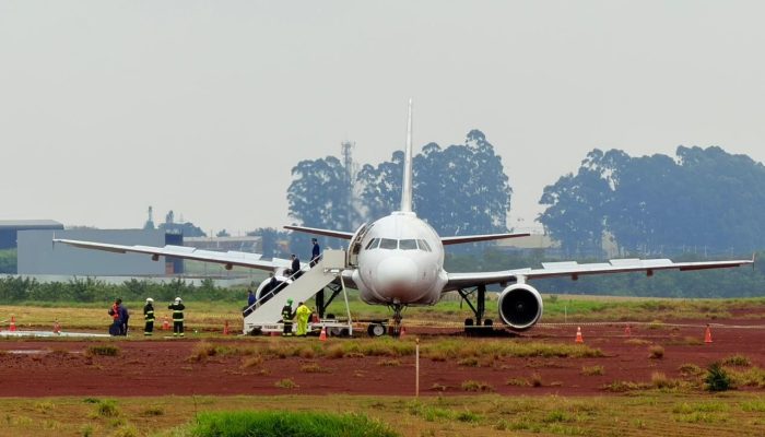 Companhias aéreas impõem restrições em aeroporto paranaense após incidente com aeronave